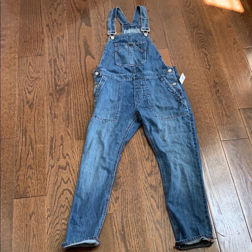 New with tags Women’s gap overalls